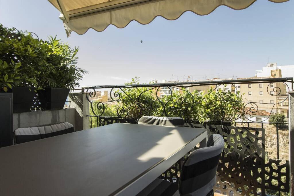 Preciosa Casa En Vilajoyosa Con Vistas Al Mar En Las Casas Colgantes Del Casco Antiguo ビリャホヨサ エクステリア 写真